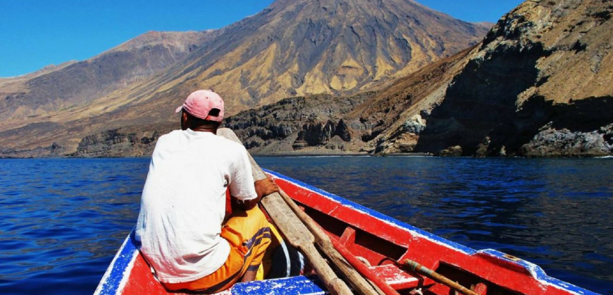 Après un transfert en bateau...