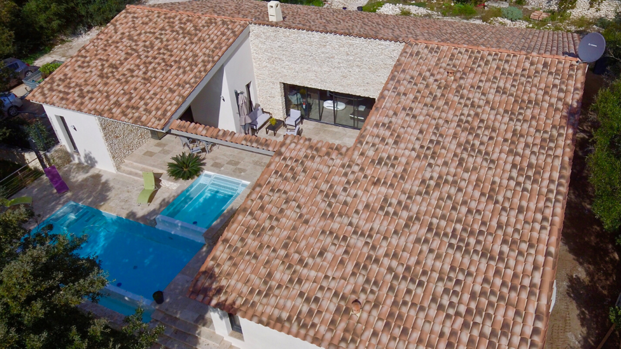 Dans une superbe villa de 170m2, privatisée pour vous !