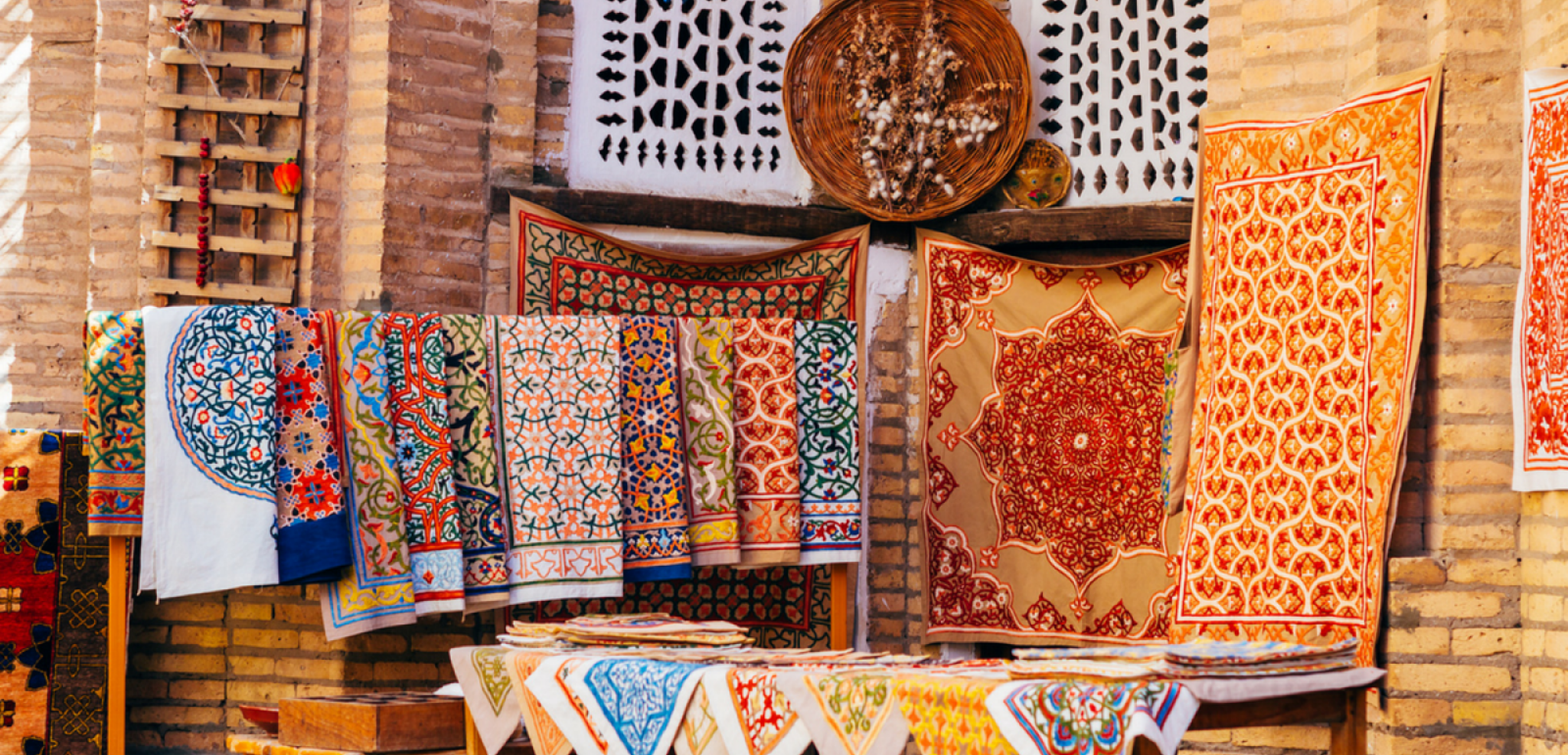 Des étoffes en soie étincelantes