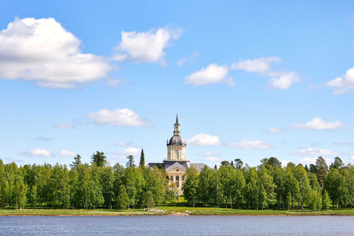 L'église Alatornio de Tornio, Finlande 