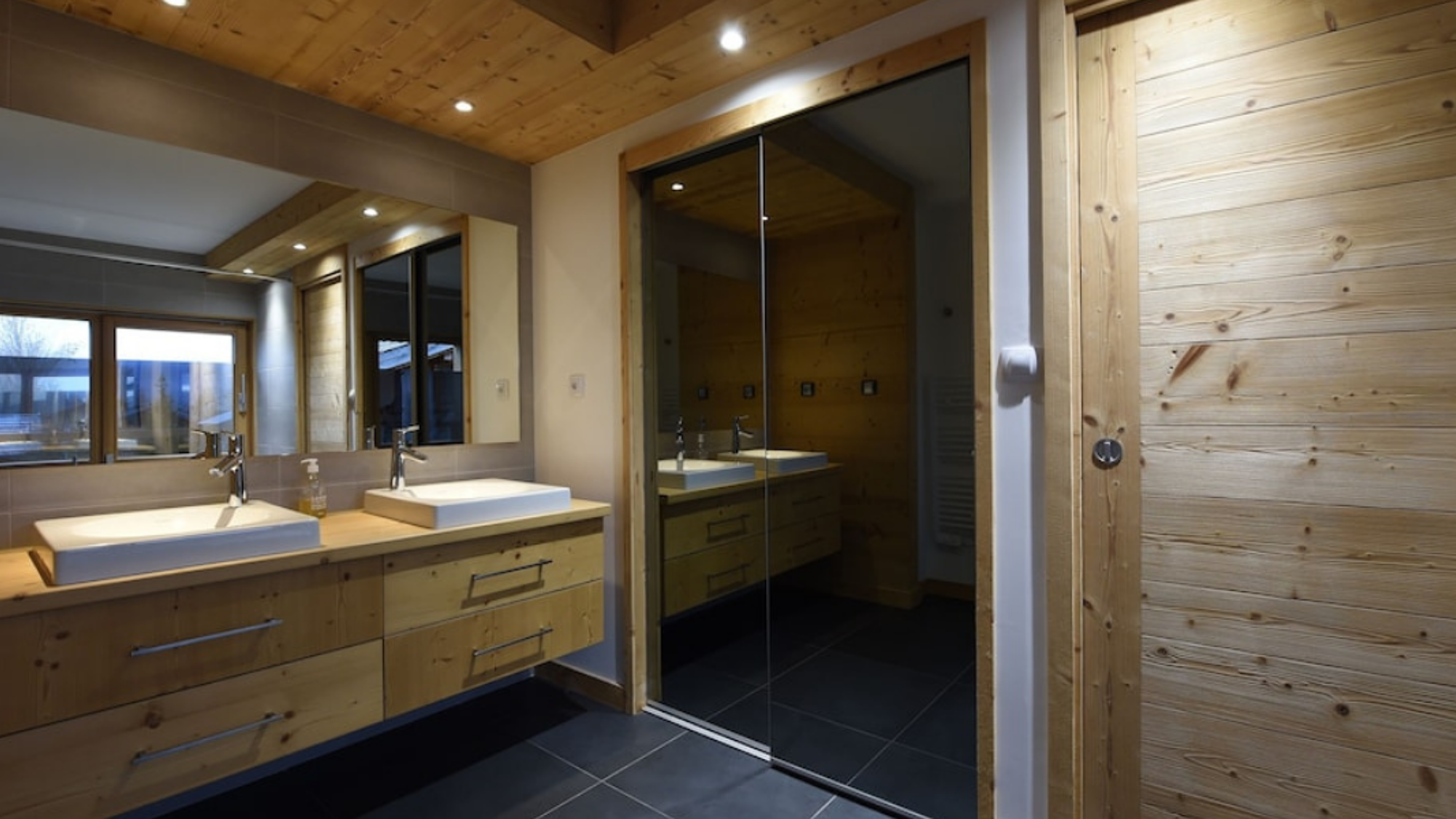 Salle de bain suite Grand Massif avec baignoire
