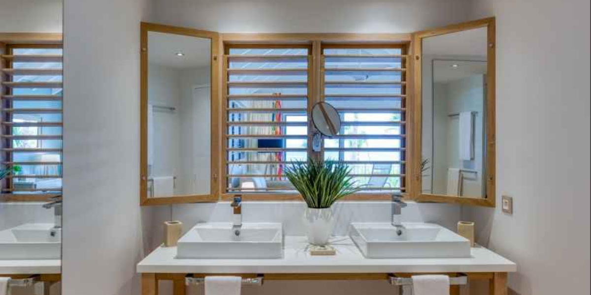 Avec salle de bain tout équipée