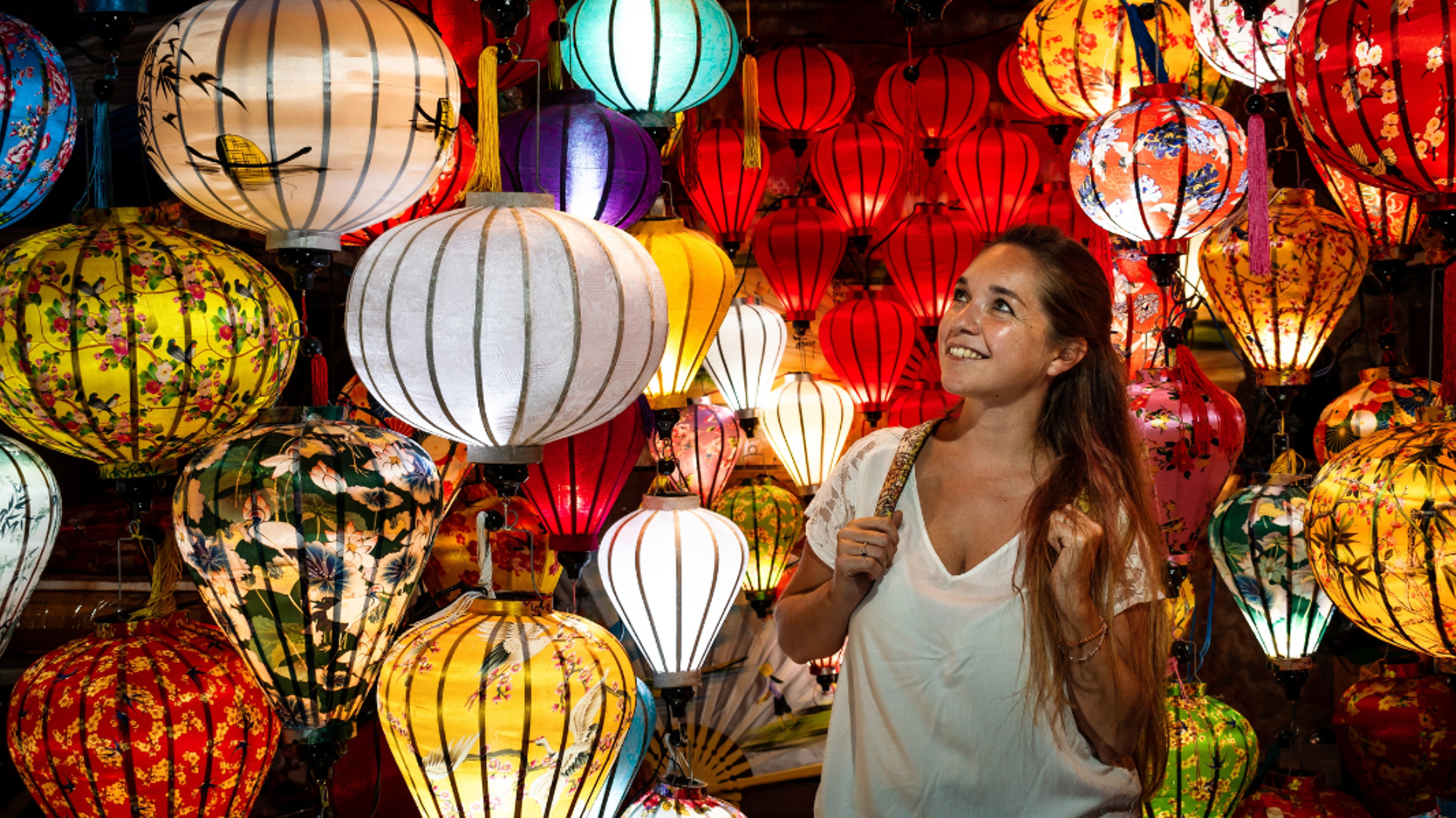 Suivez le guide dans la ville jaune aux mille lanternes