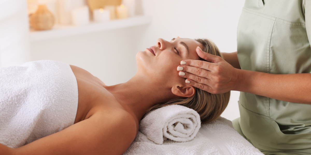 Une détente absolue grâce aux massages visage (jour 5) et demi-corps (jour 4) 