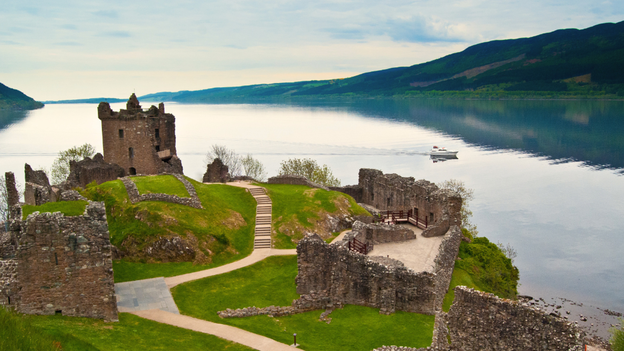 Château dʼUrquhart, © Robin Canfield / Unsplash
