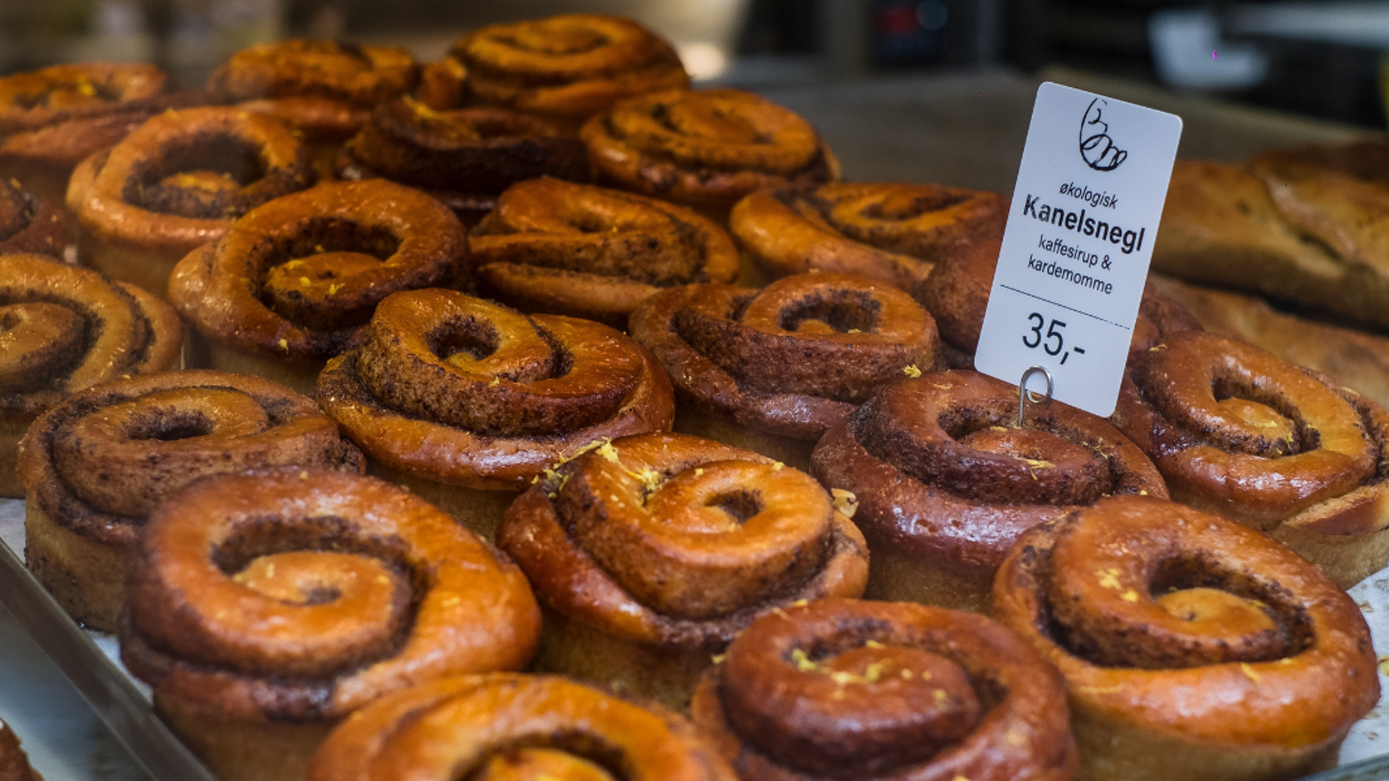 Une pause gourmande pour goûter aux rouleaux de cannelle danois