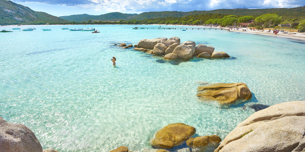 Et ses eaux cristallines