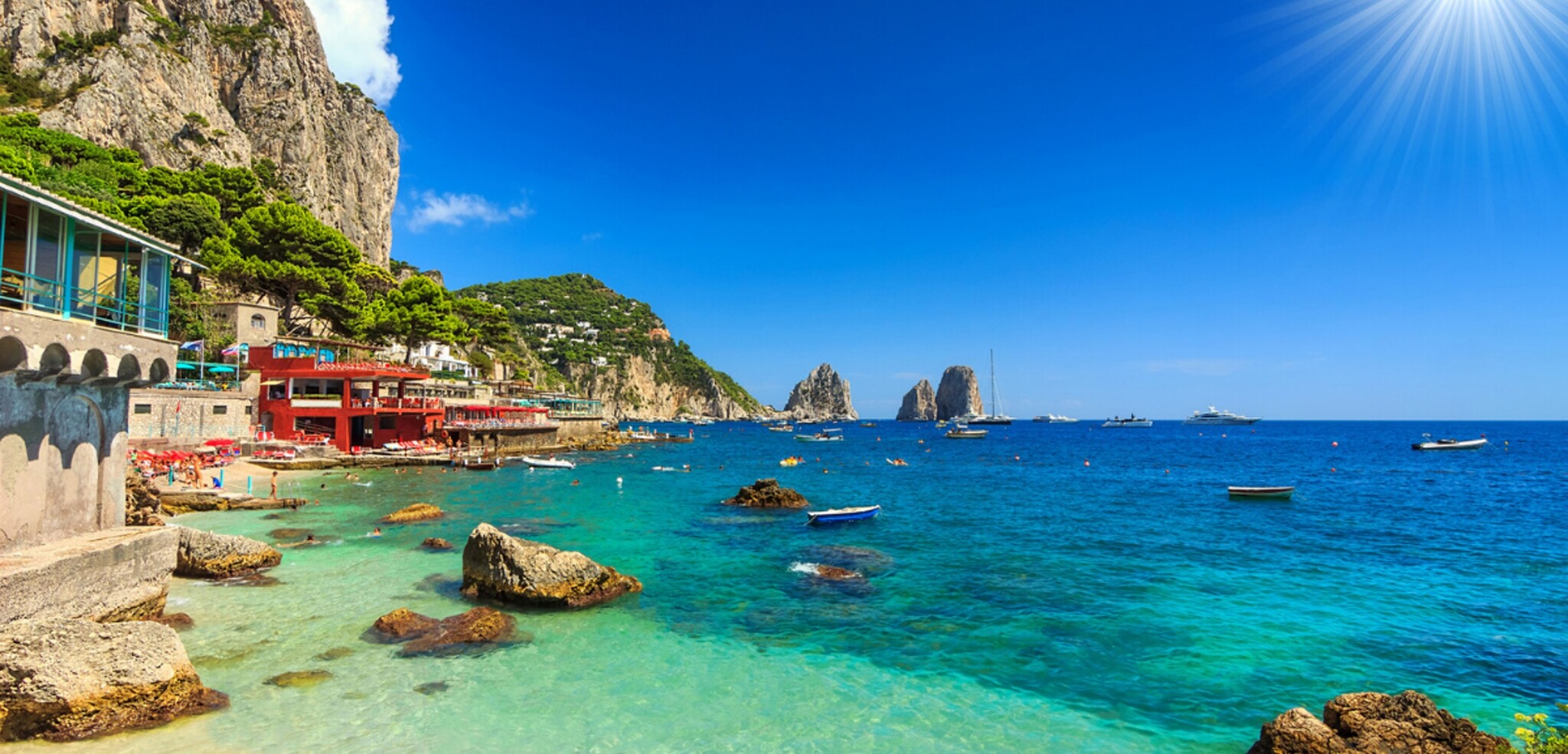 Entre 2 villages, profitez des plages aux eaux cristallines