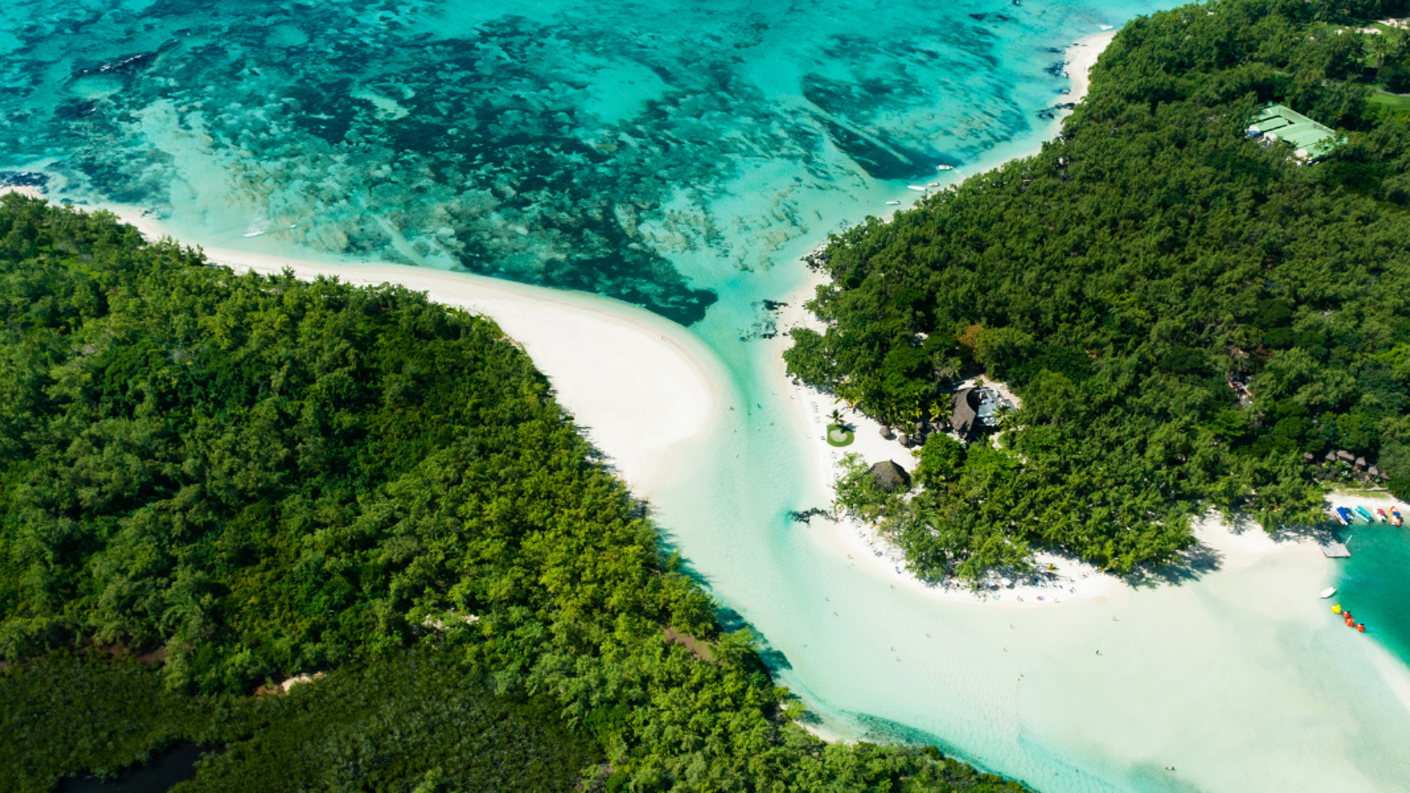 Navigation et pause baignade dans la plus belle baie de l'île