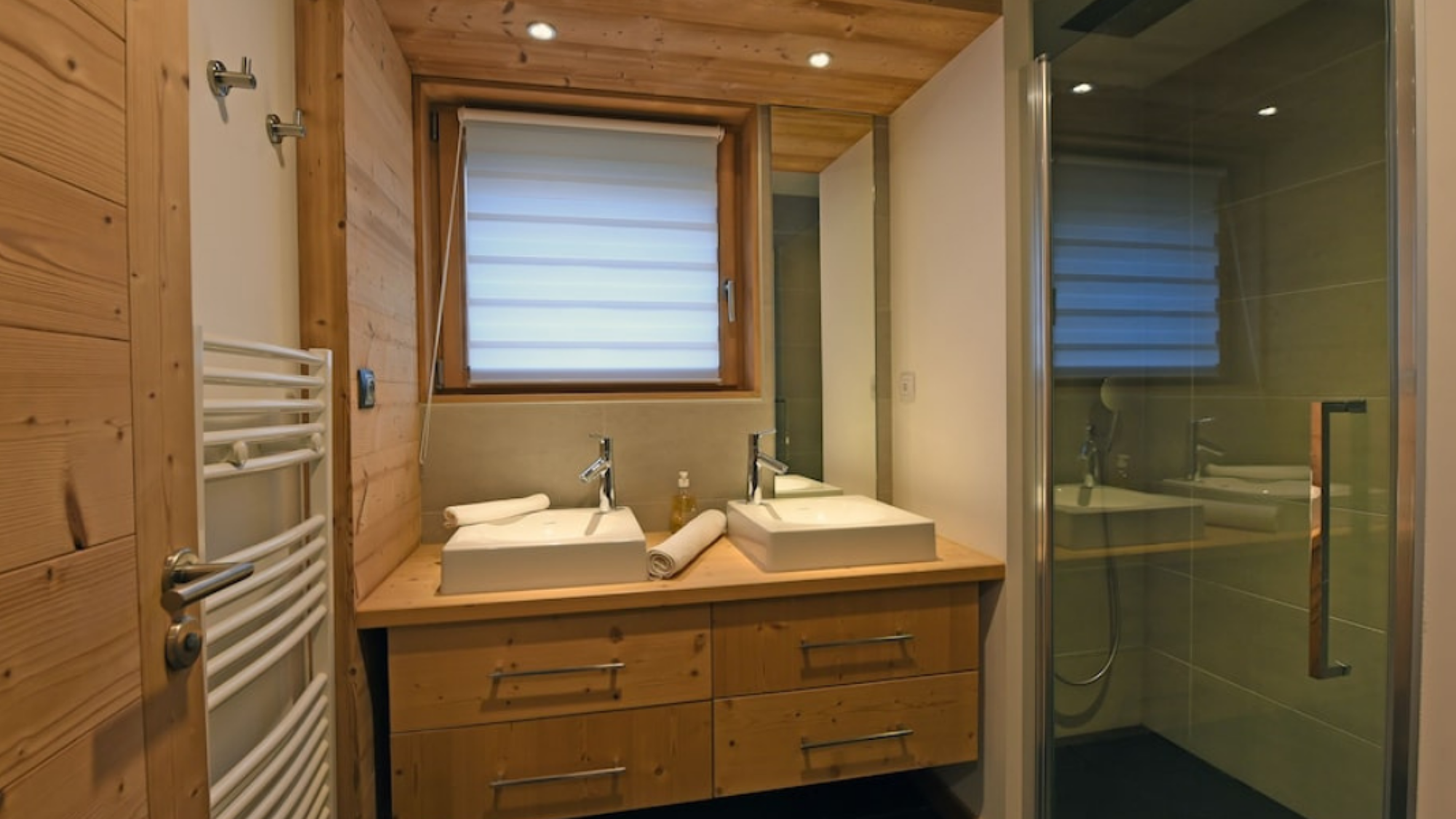 Salle de bain 1er étage pour chambres Joux Plane et Criou