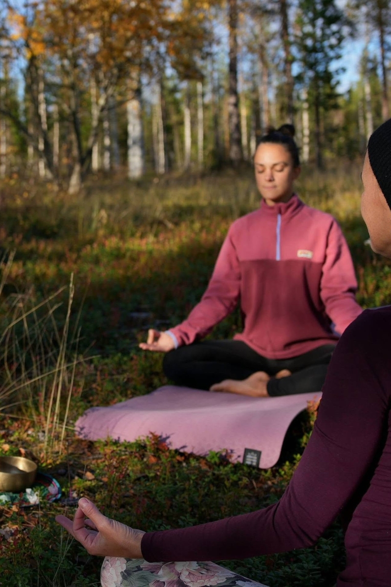 Séance yoga en pleine nature, Finlande 