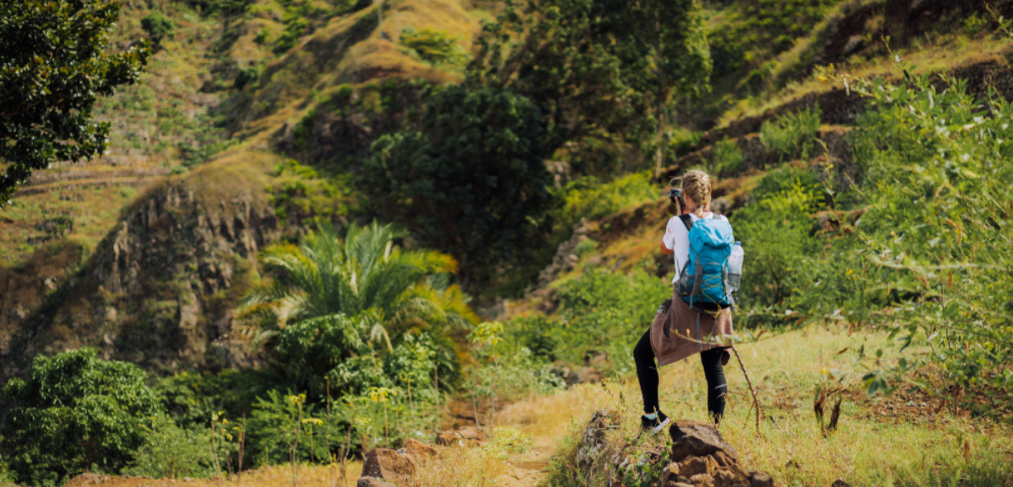 Entres cultures et roches abruptes