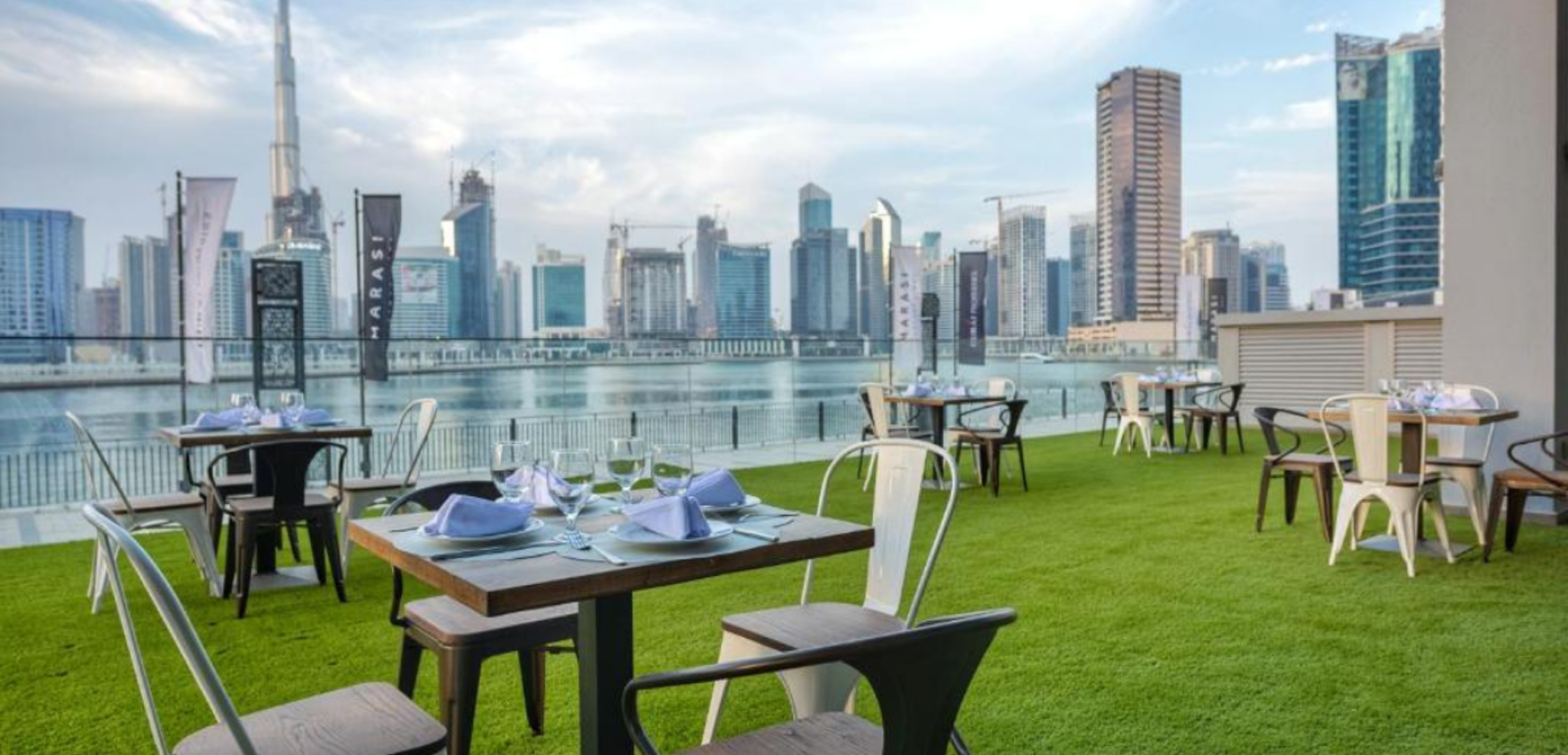 Petit-déjeuner avec vue