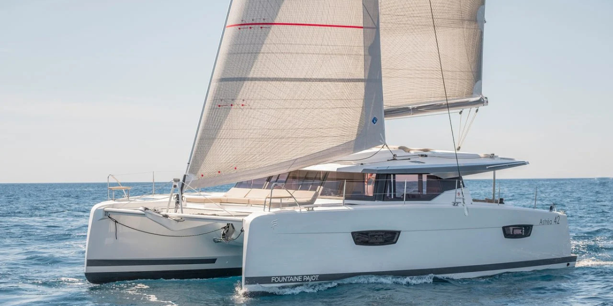 Votre bateau pour la semaine, un catamaran Astréa 42