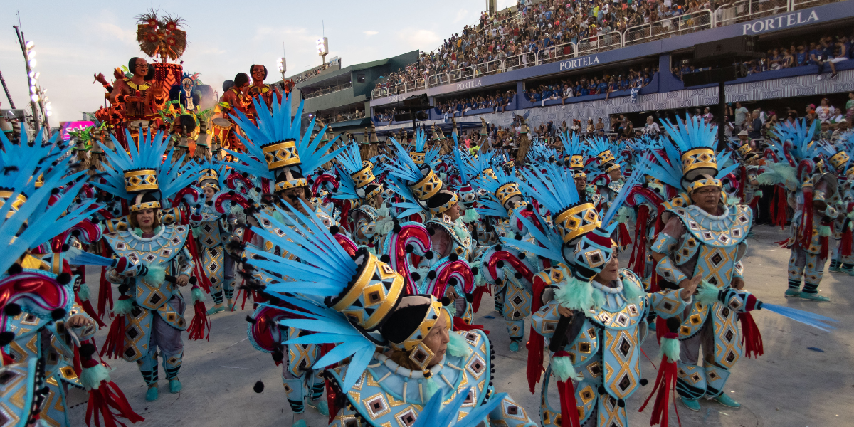 Le défilé du Carnaval depuis l'allée du Sambodrome 