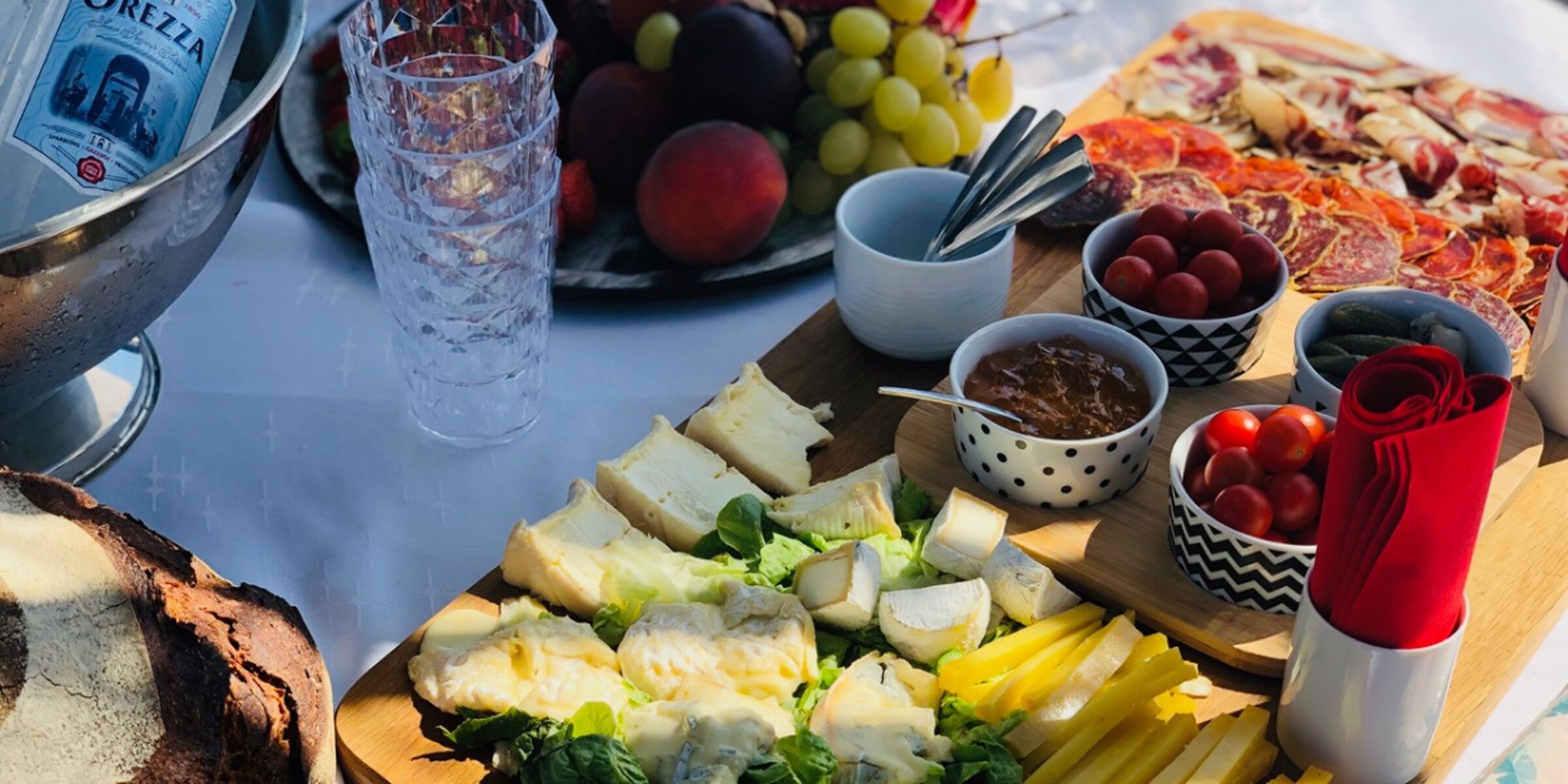 Un délicieux buffet gourmand à déguster le 1er soir, idéal pour faire connaissance !