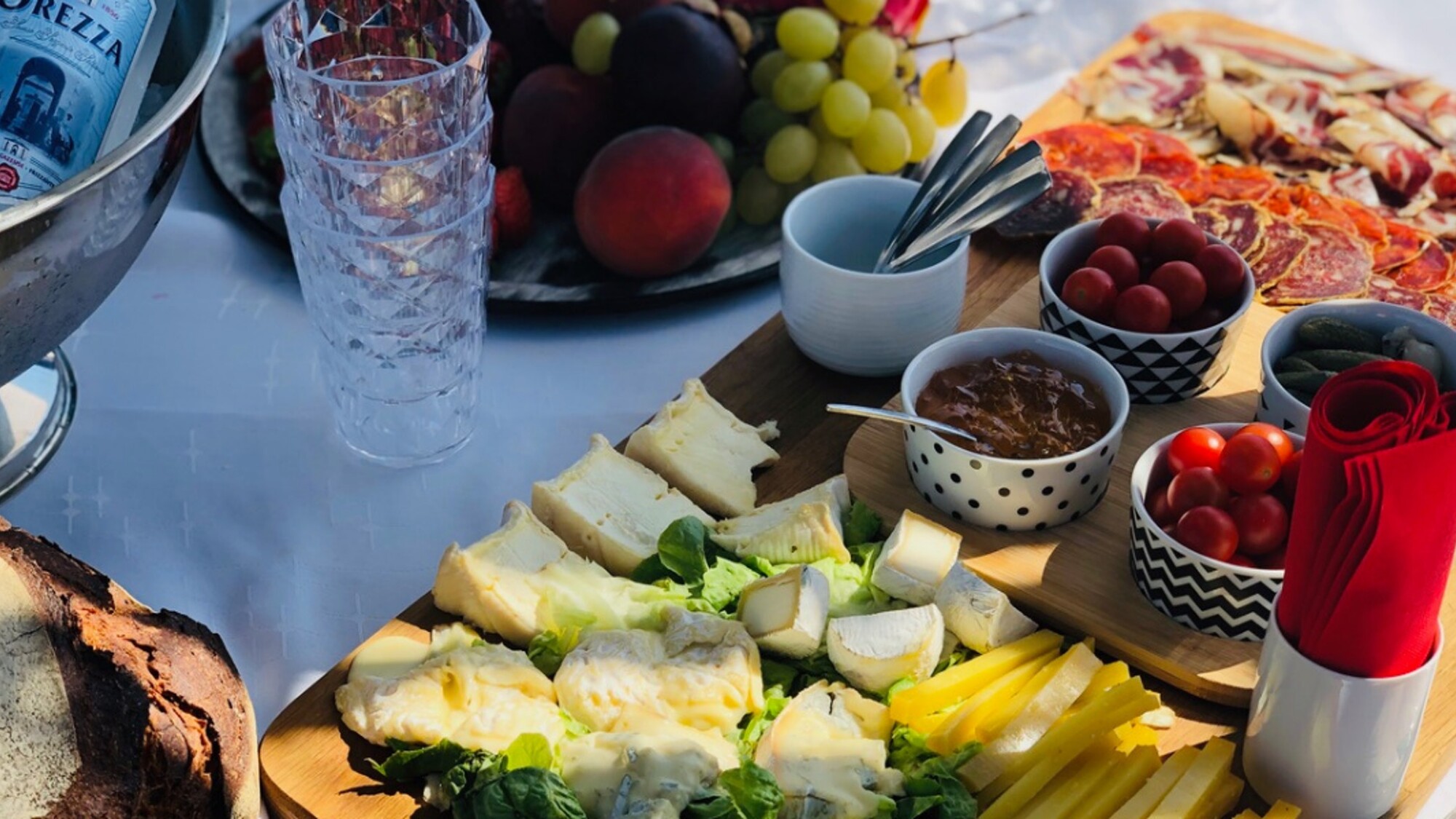 Un délicieux buffet gourmand à déguster le 1er soir, idéal pour faire connaissance !