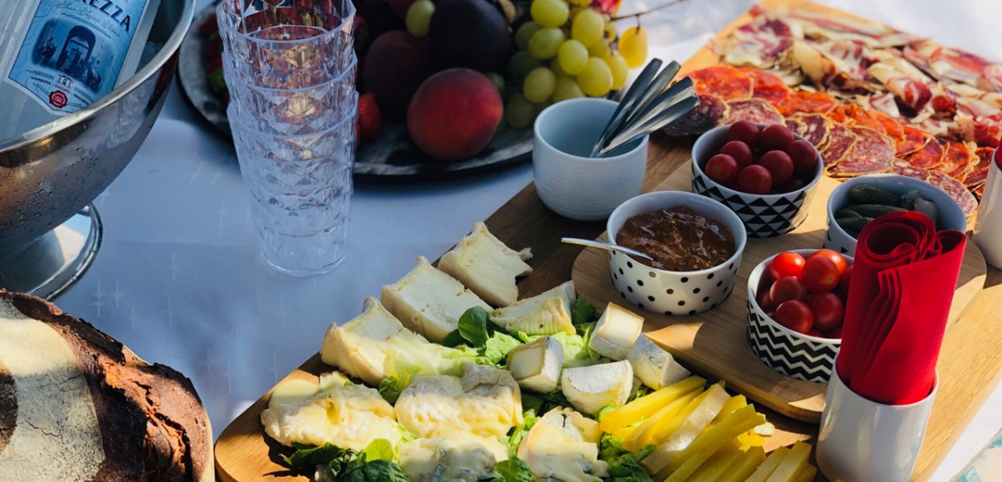 Un délicieux buffet gourmand à déguster le 1er soir, idéal pour faire connaissance !