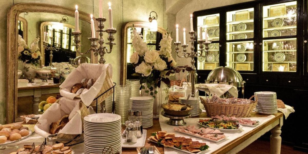 Et régalez vous avec le petit déjeuner buffet : Hôtel Cellai 4* (ou similaire) 