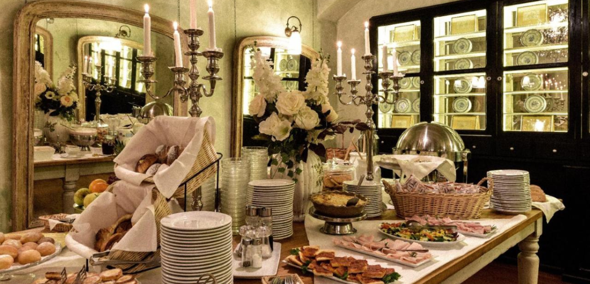 Et régalez vous avec le petit déjeuner buffet : Hôtel Cellai 4* (ou similaire)