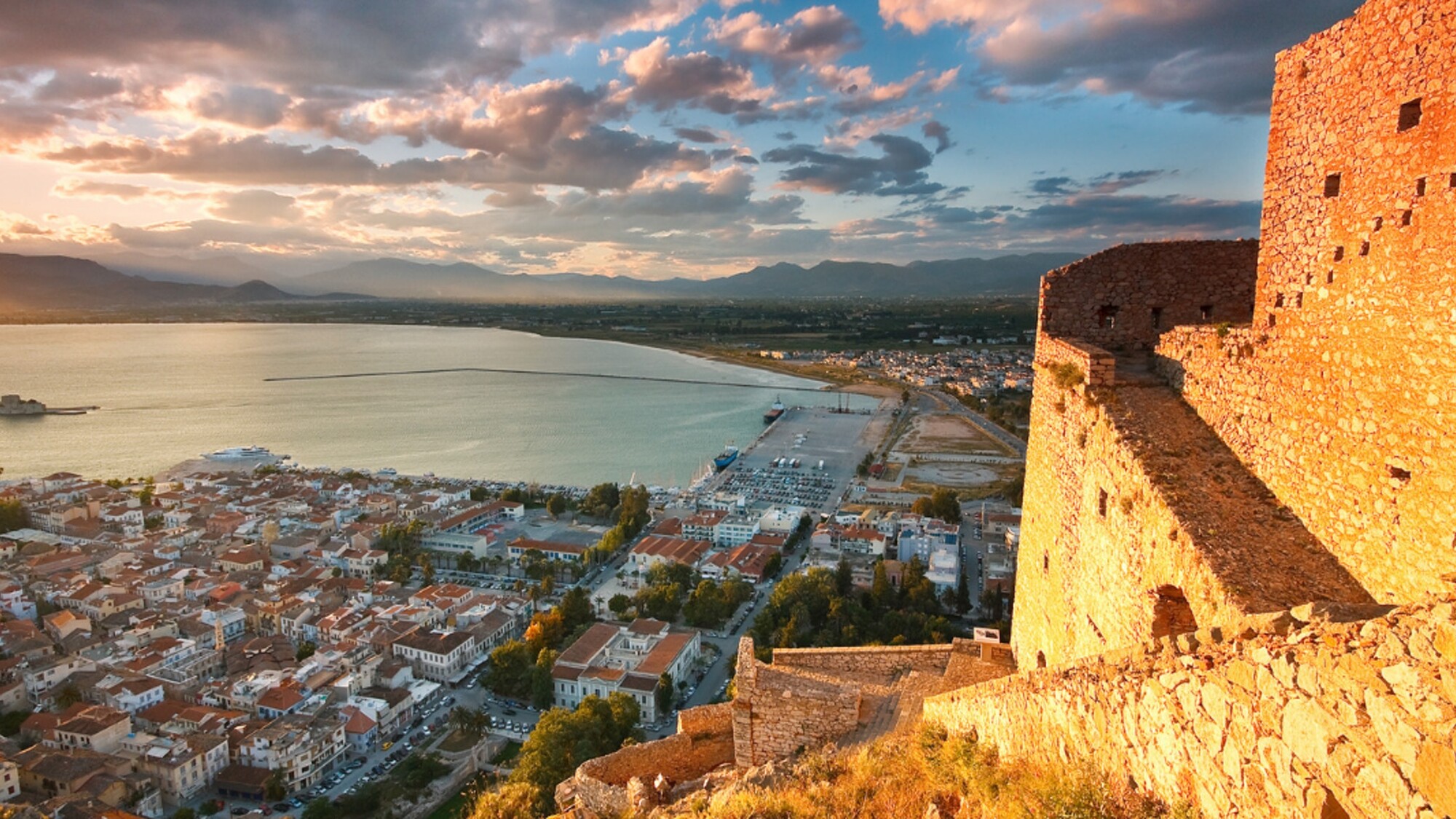 Avec son vieux fort vénitien