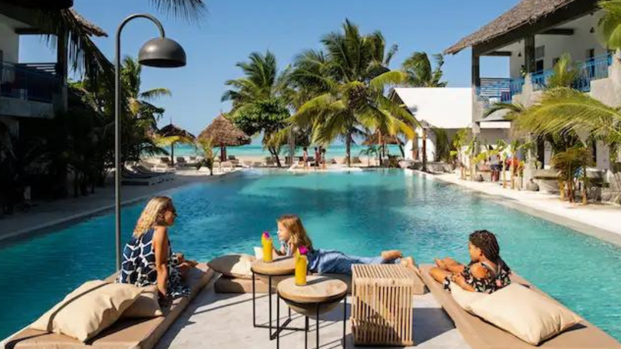 Profitez des espaces de la piscine