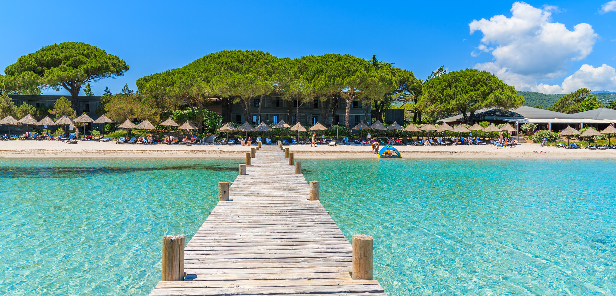 Profitez d'une journée sur la plage paradisiaque de Santa Giulia