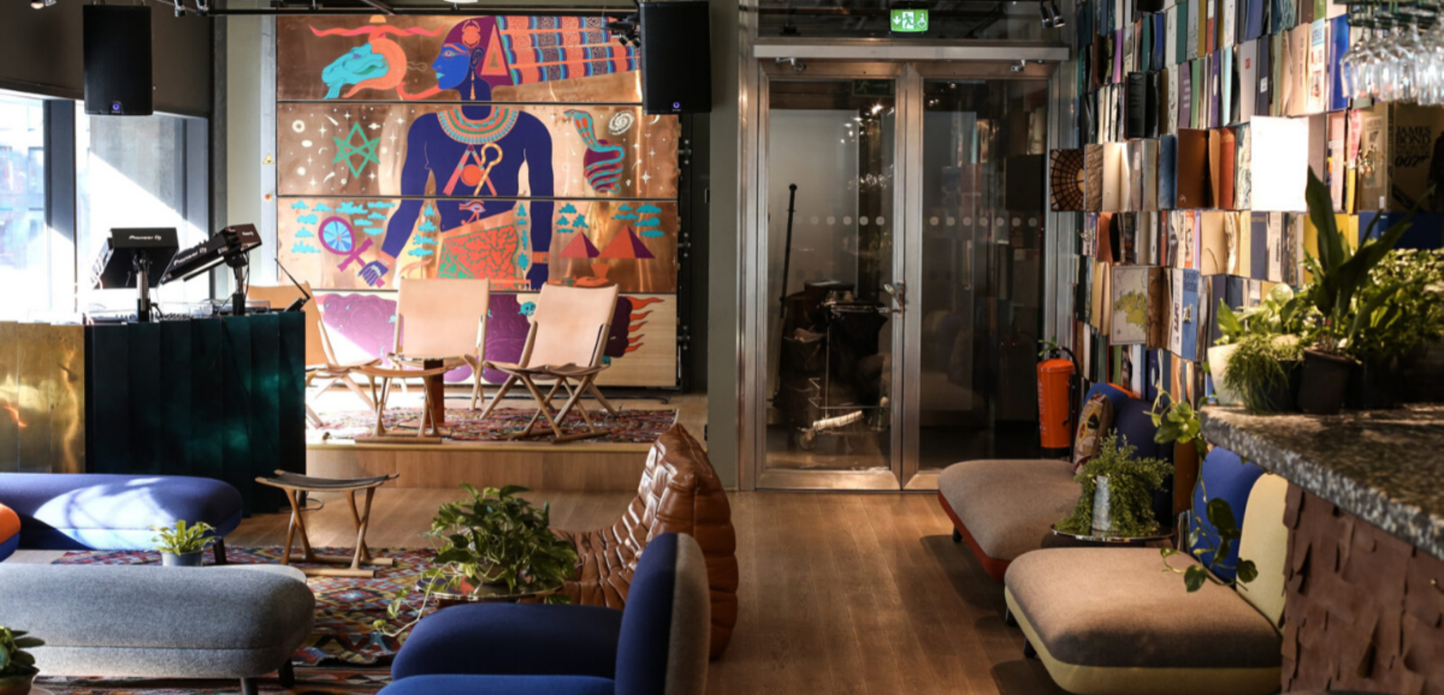 Le tout dans un boutique-hôtel à la décoration travaillée