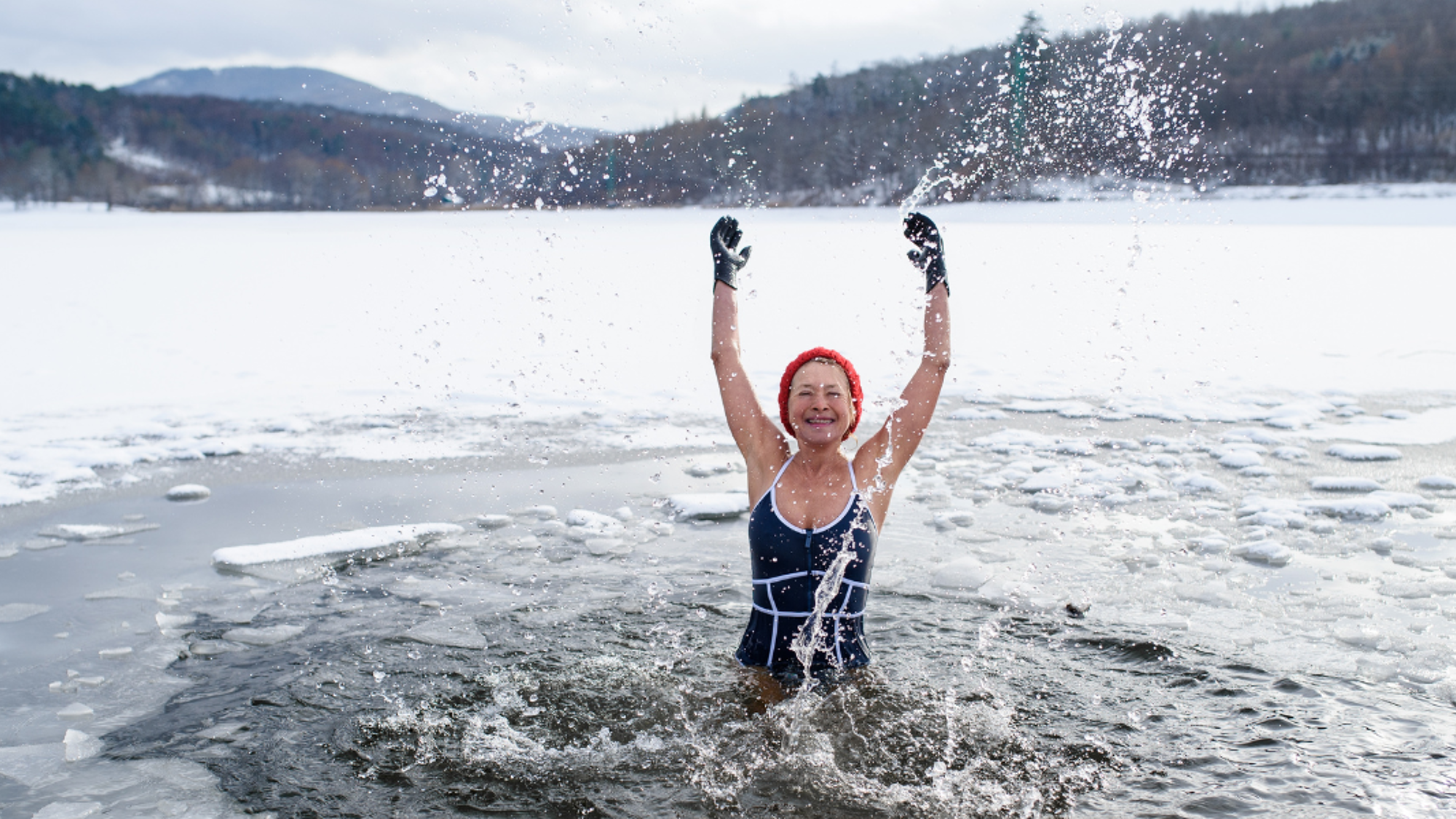 Un bain givré dans le lac Ylläsjärvi - jour 1 à 8