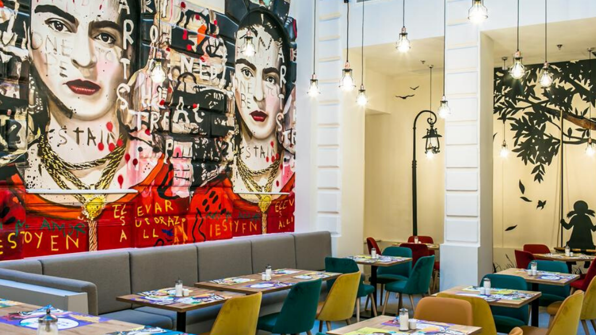 Le tout dans un décor arty !