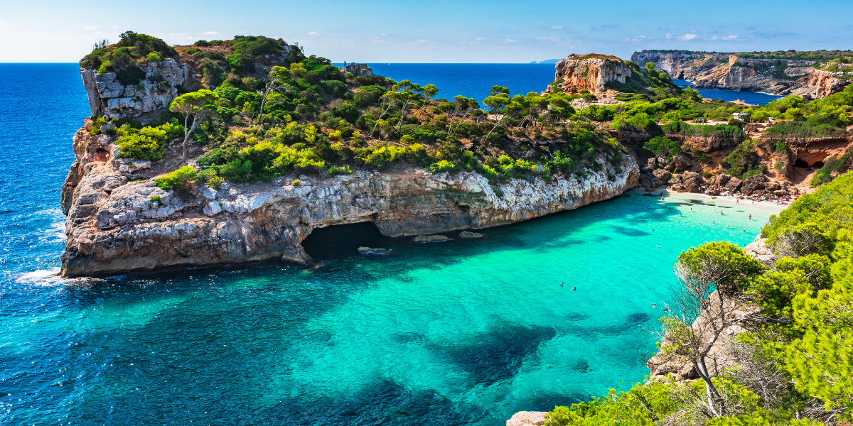 En balade dans les plus belles criques de l'île !