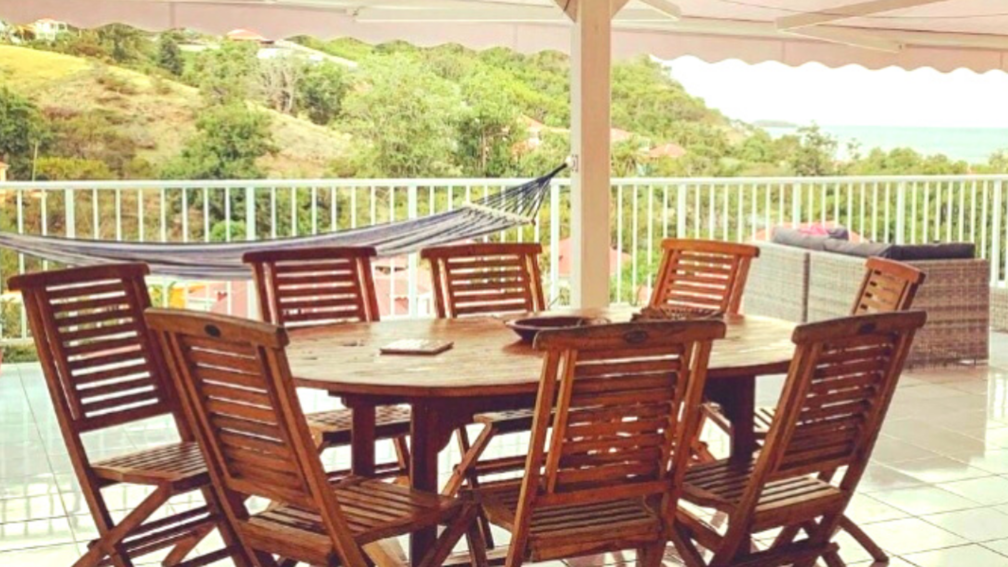 Détente à la villa, sur la terrasse