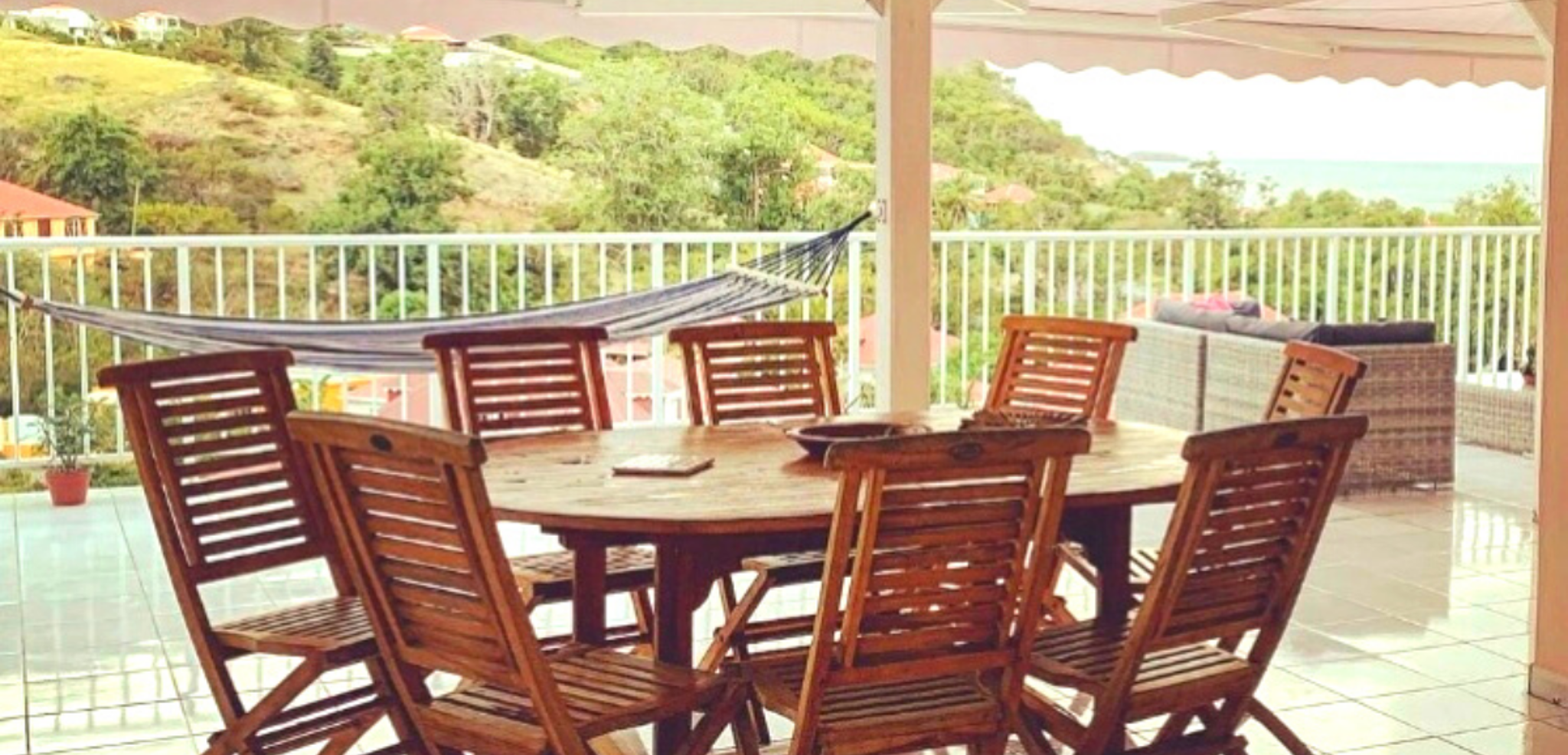 Détente à la villa, sur la terrasse