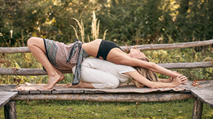 Séance de Partner Yoga avec Lisa Donnadieu ©Courtesy of Lisa Donnadieu