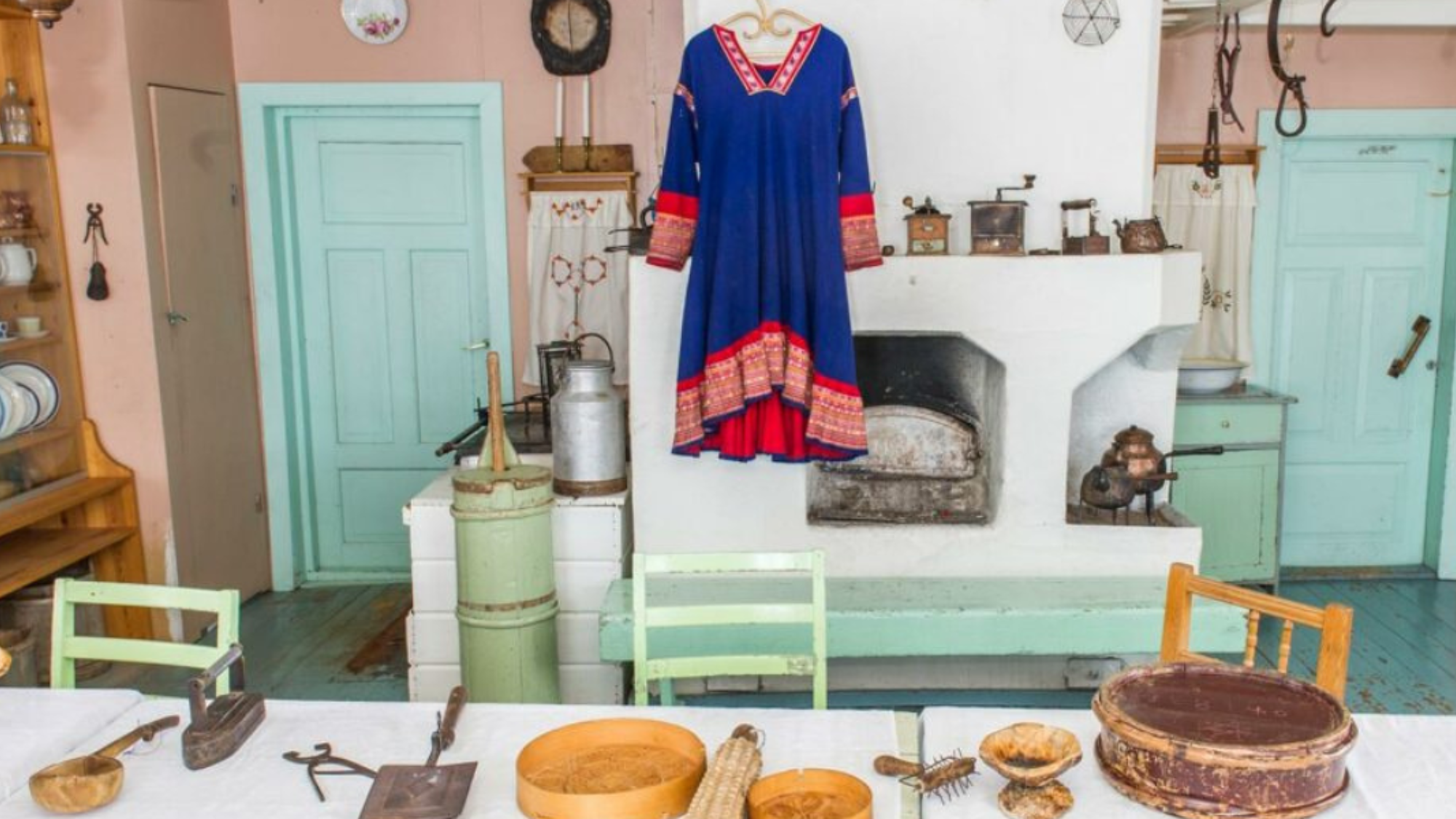 Plongeon dans la culture Same à la ferme de rennes traditionnelle