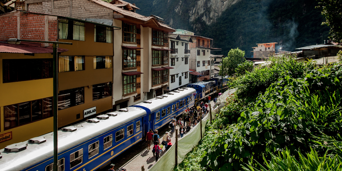 Le train andin qui relie Aguas Calientes au Machu Picchu 