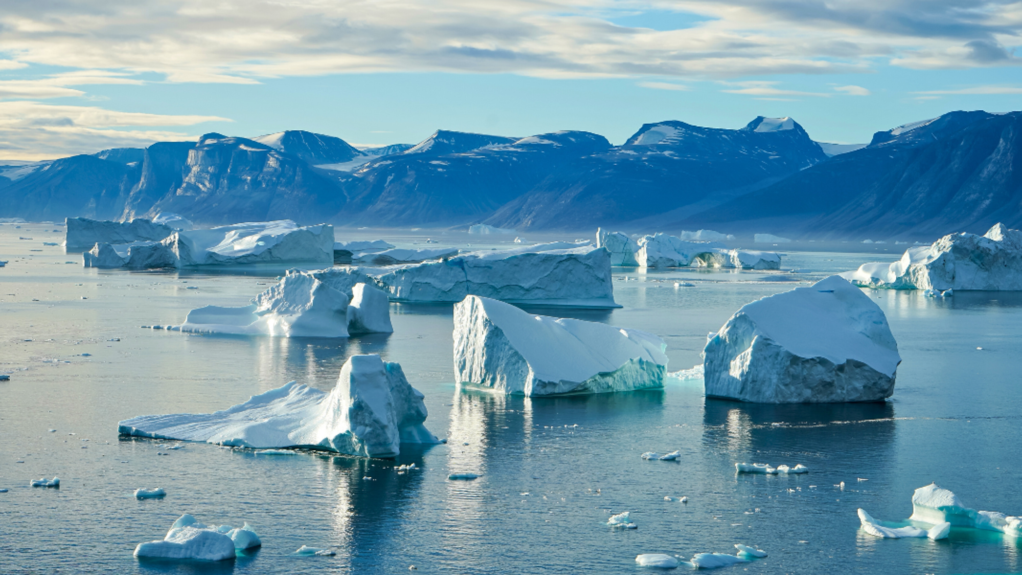 ... à travers cette terre de glace...