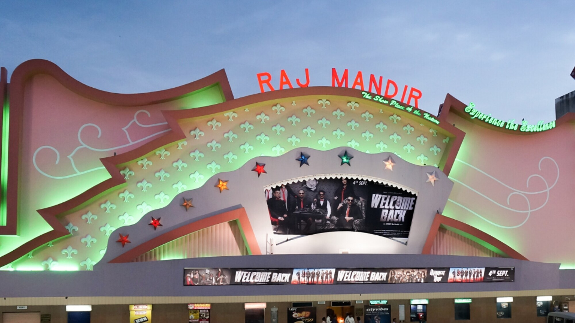 Prêtes pour une séance Bollywood soooooo kitch ?