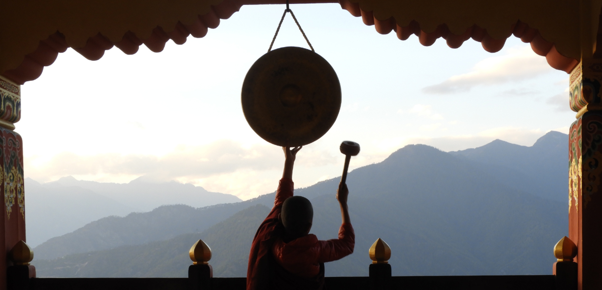 Moine sonnant le gong, Paro, Bouthan