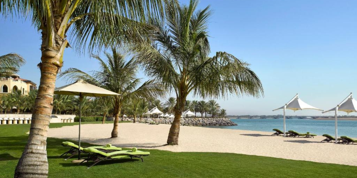 Votre hébergement, le Traders Hotel, Qaryat Al Beri (ou similaire) avec plage privée