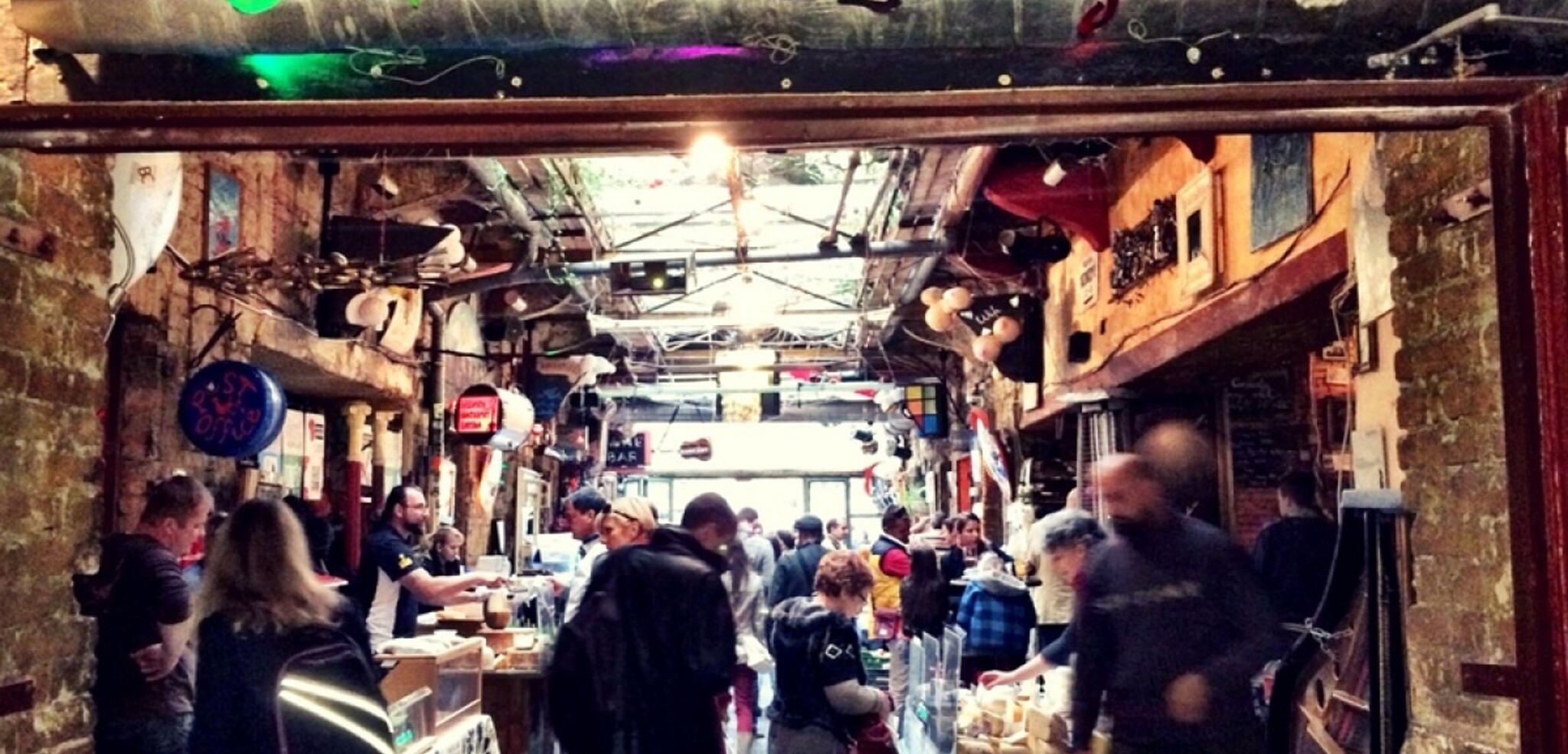 Et le soir, arpentez les galeries branchées et "ruin bars" !