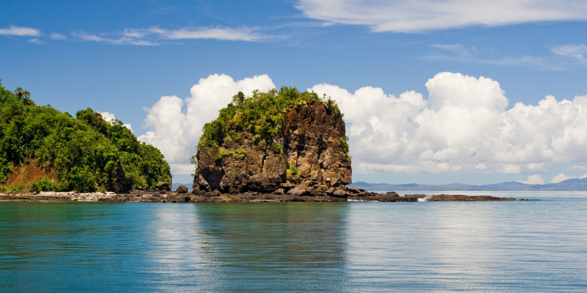 Embarquez sur un catamaran vers Nosy Komba et Tanikely 