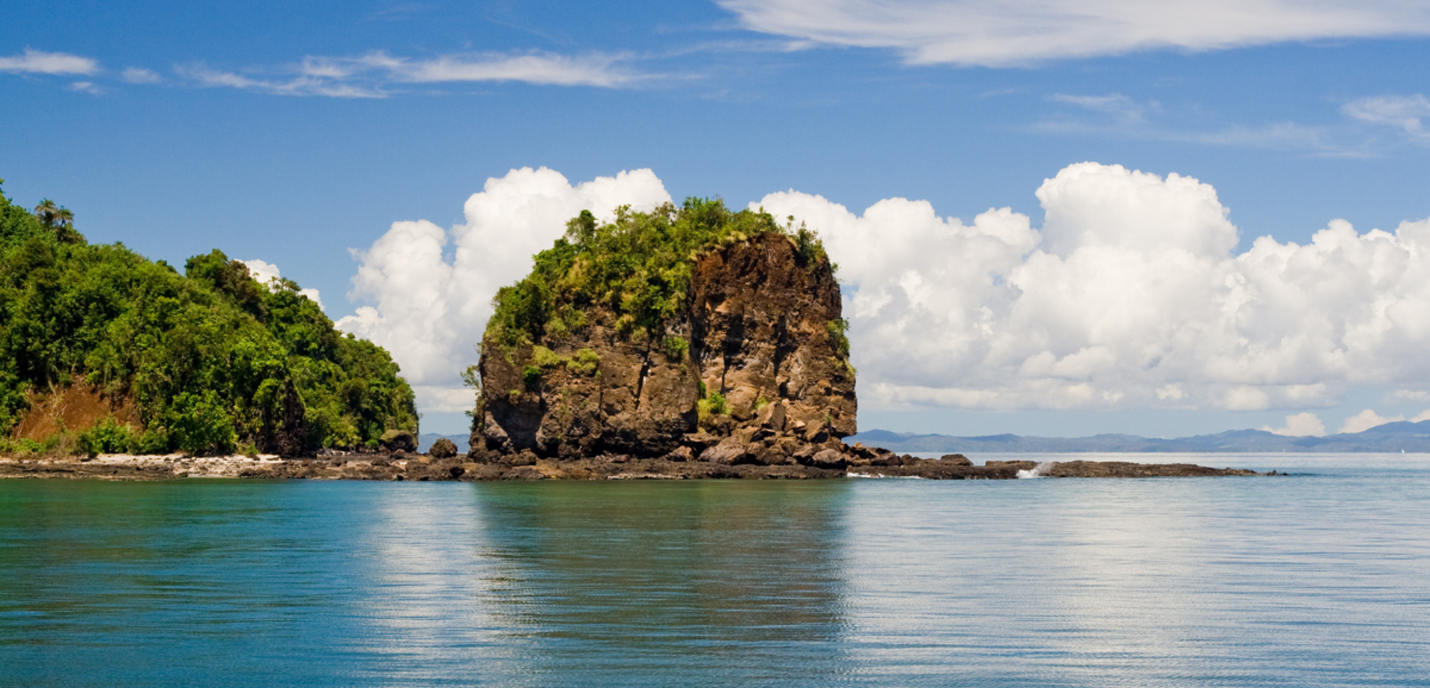 Embarquez sur un catamaran vers Nosy Komba et Tanikely
