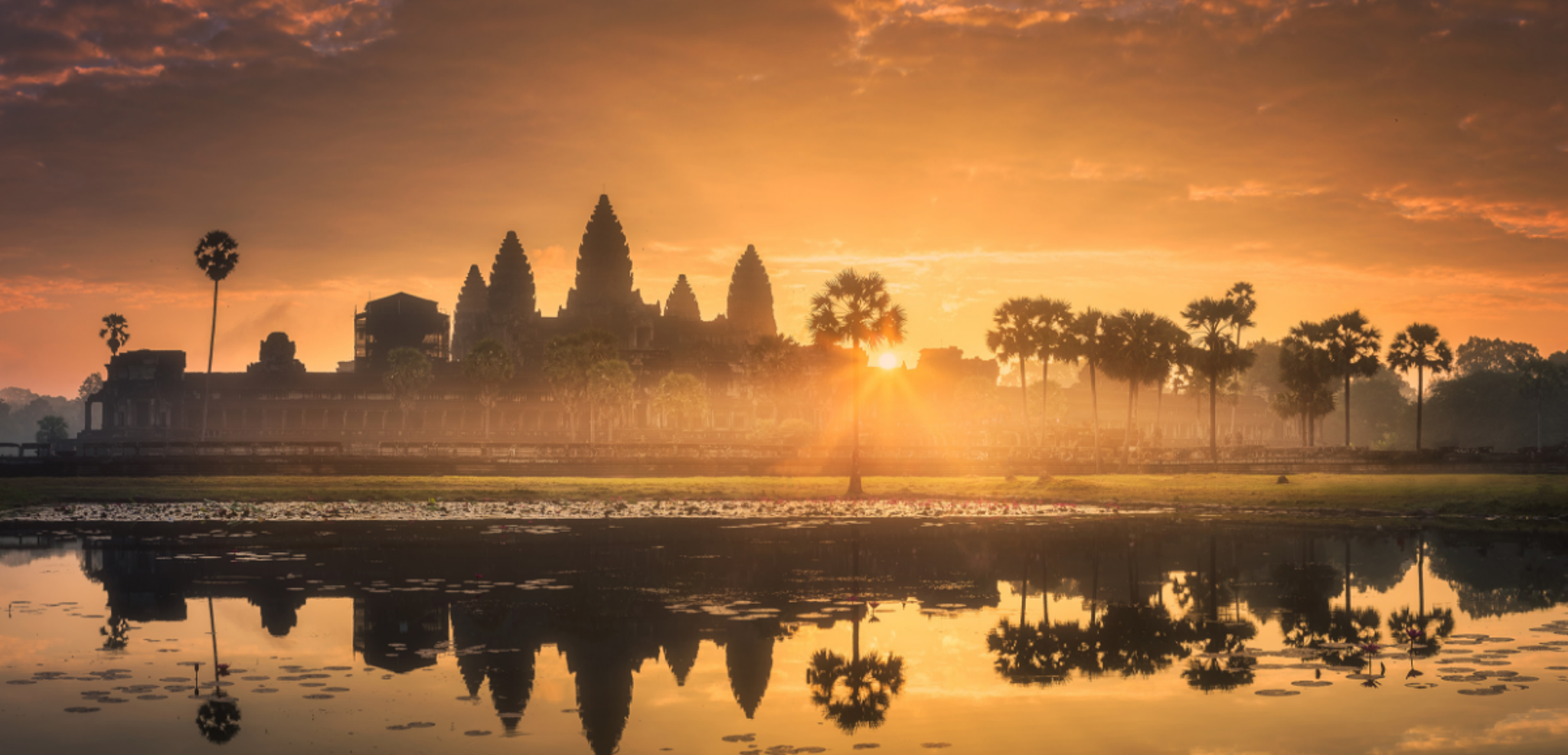 Admirez le lever de soleil aux temples d'Angkor