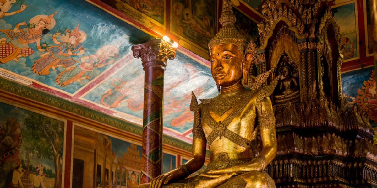 Un pays aux traditions bien ancrées - Bouddah de la pagode Wat Phnom