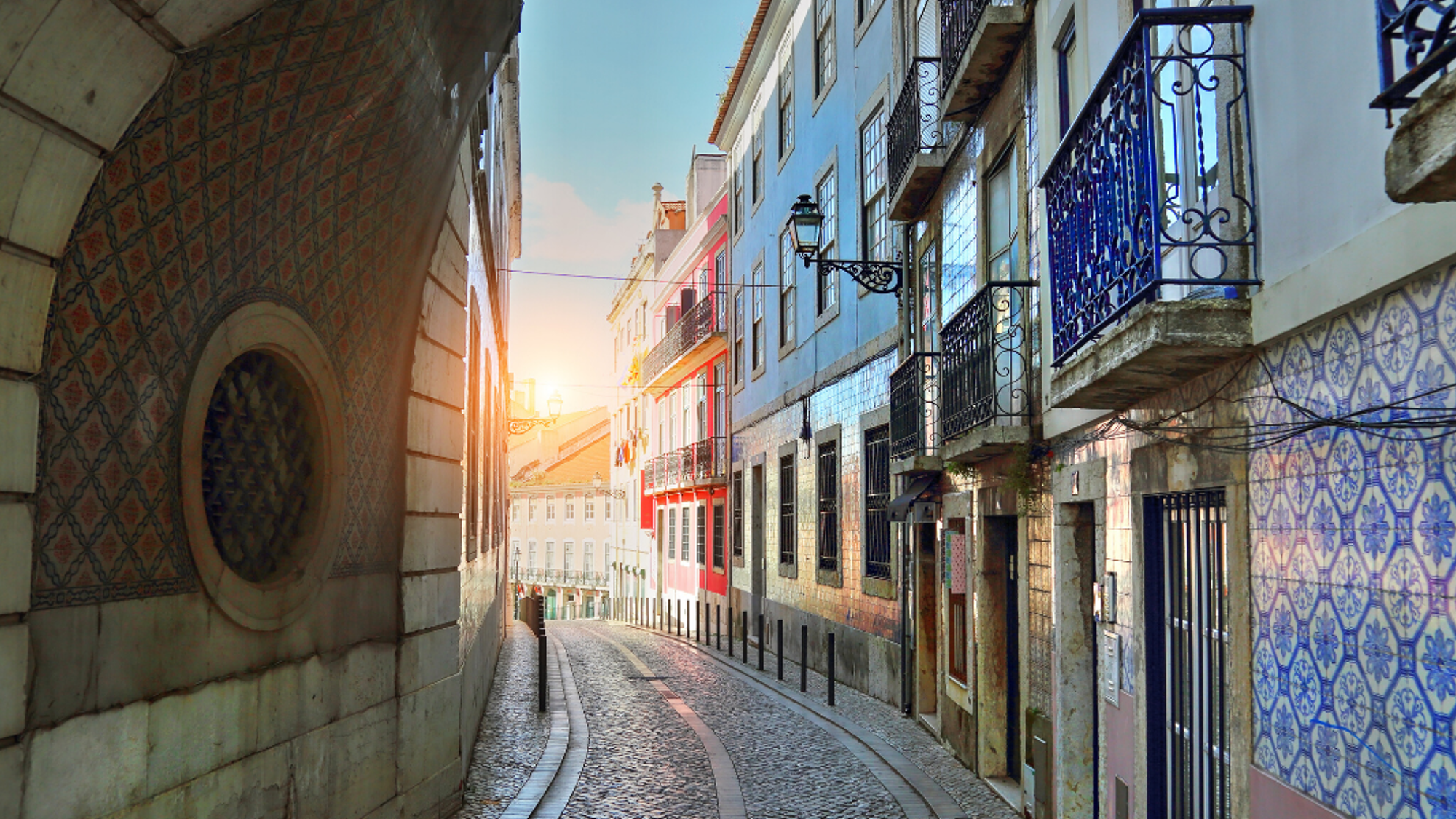 Commencez par le quartier de Baixa Chiado