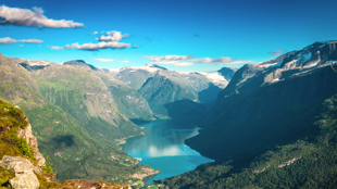 Vue Aérienne du Mont Hoven, ©shutterstock
