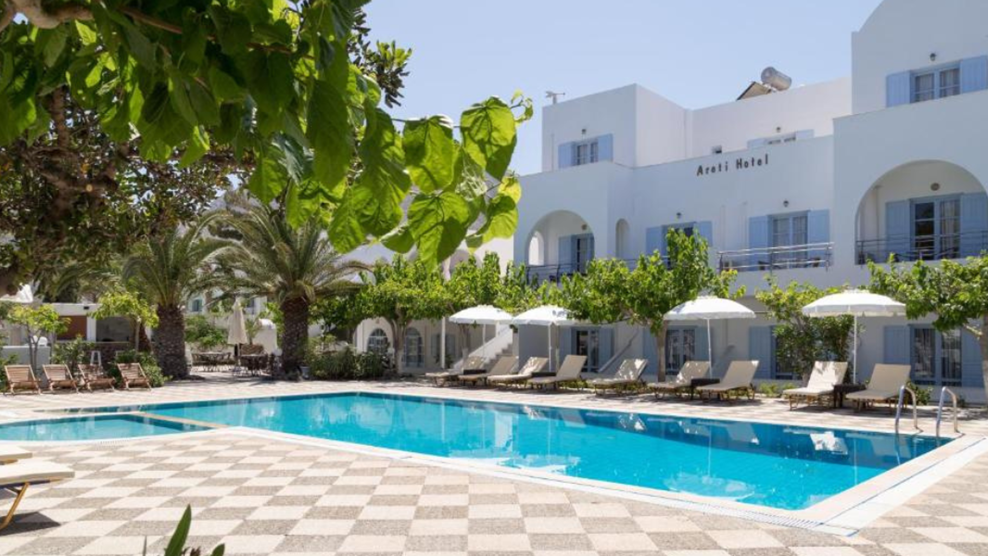 Posez vos valises dans votre hôtel : le Areti, à Kamari (ou similaire)