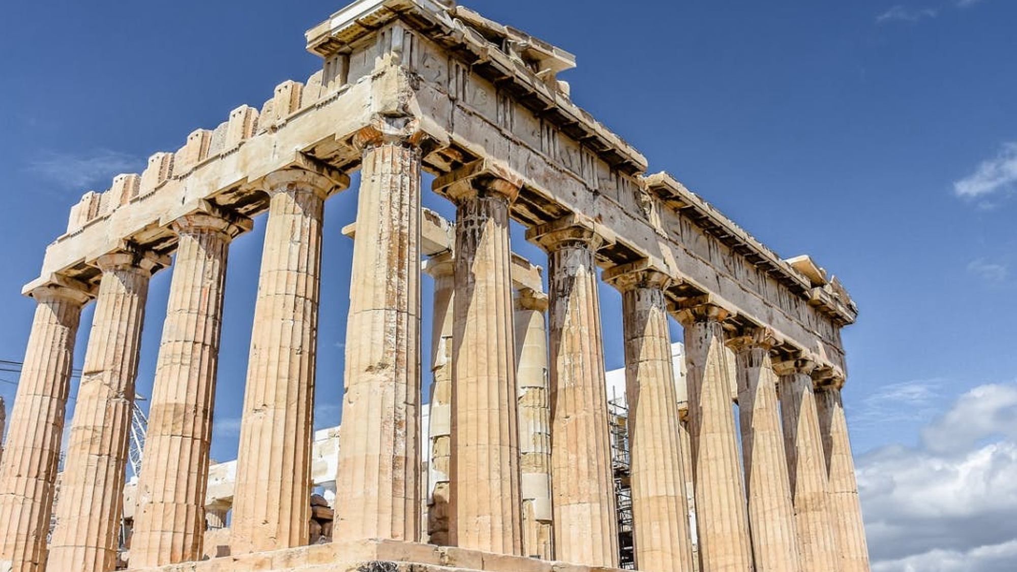 Suivez le guide à la découverte de l'Acropole...