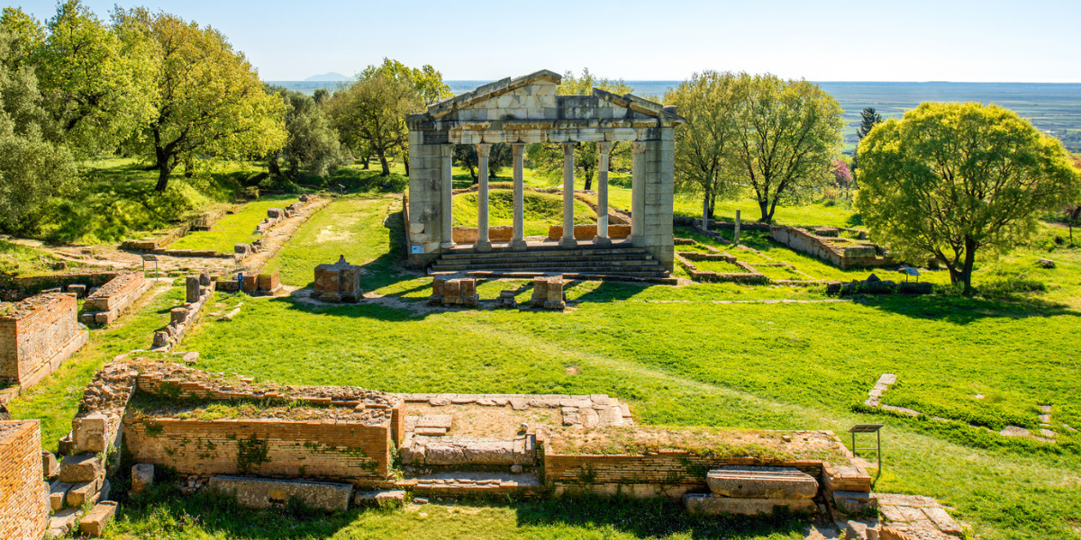 Avant de découvrir les ruines d'Apollonia 